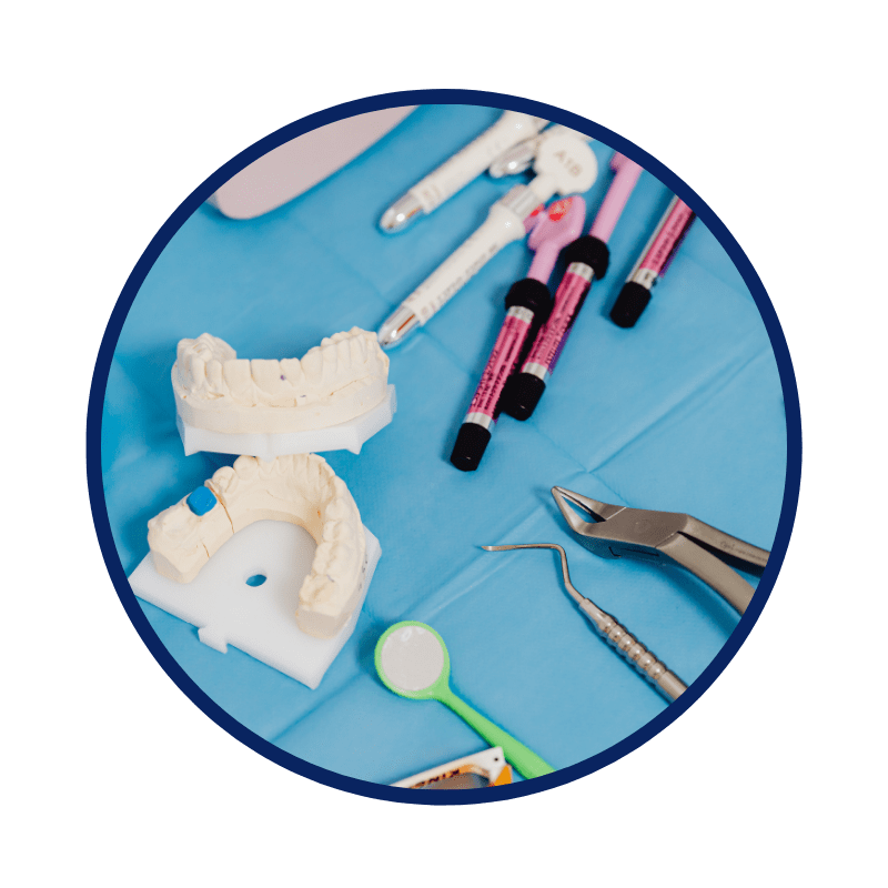 Depósito dental con insumos y equipo odontológico